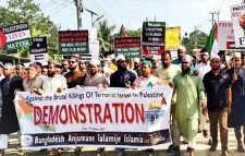 জুড়ীতে তালামীযের বিক্ষোভ মিছিল