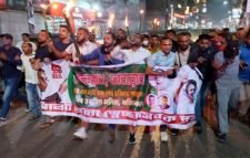 অবরোধের সমর্থনে সিলেট জেলা স্বেচ্ছাসেবক দলের মশাল মিছিল