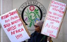 শরণার্থীদের রুয়ান্ডায় পাঠানোর পরিকল্পনা অবৈধ : ব্রিটিশ আদালতের রায়