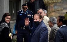 দুর্নীতি মামলায় খালাস পেলেন নওয়াজ শরীফ