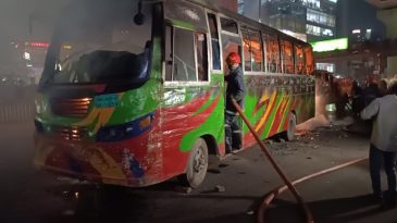 ফের যাত্রীবাহী বাসে আগুন