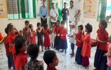 চা বাগানের পিছিয়েপড়া শি শু রা ‘আলোয় আলোয়’ প্রকল্পে আলোকিত