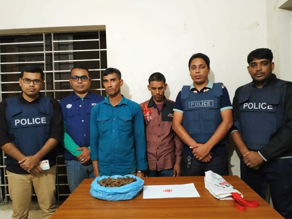 পুলিশের পৃথক অভিযানে গাঁজা ও ইয়াবাসহ ৩ জন