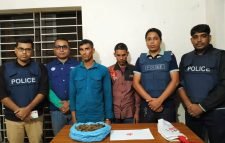 পুলিশের পৃথক অভিযানে গাঁজা ও ইয়াবাসহ ৩ জন