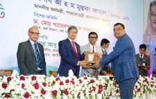 দ্বিতীয় সর্বোচ্চ করদাতা হিসেবে রাষ্ট্রীয় সম্মাননায় ভূষিত হলেন জাহেদ ইকবাল