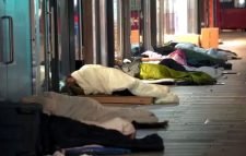 লন্ডনে বড়দিনে ফুটপাতে রাত কাটবে দেড় লক্ষাধিক মানুষের