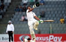 শান্তর সেঞ্চুরিতে চালকের আসনে বাংলাদেশ