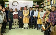 ছামির মাহমুদের সপরিবারে যুক্তরাজ্য যাত্রা উপলক্ষে ‘সুহৃদ আড্ডা’