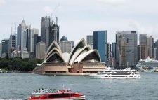 অভিবাসী গ্রহণ অর্ধেকে নামাবে অস্ট্রেলিয়া