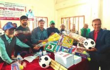 শ্রীমঙ্গলে ১৭ টি বিদ্যালয়ের শিক্ষার্থীদের জন্য খেলার সামগ্রী বিতরণ