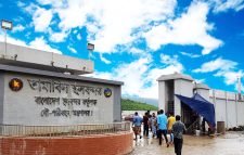 তামাবিল স্থলবন্দর দিয়ে পাথর আমদানি বন্ধ