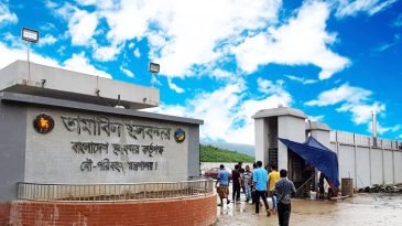 তামাবিল স্থলবন্দর দিয়ে পাথর আমদানি বন্ধ
