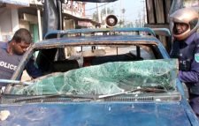 হবিগঞ্জে পুলিশ-ছাত্রদল সংঘর্ষে গাড়ি ভাঙচুর