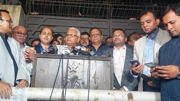 খালেদা জিয়া অনেকটা সুস্থ বোধ করছেন: ডা জাহিদ