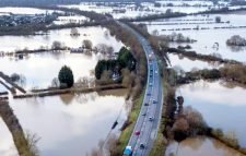 প্রবল বৃষ্টির পর ব্রিটেনে বন্যা