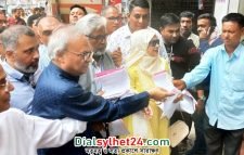 নয়াপল্টনে রিজভীর নেতৃত্বে লিফলেট বিতরণ