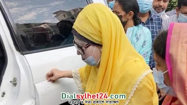 হাসপাতাল থেকে বাসায় ফিরলেন খালেদা জিয়া