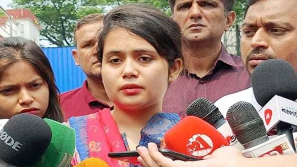 বাবা হত্যার বিচার চান ছোট মেয়ে ডোরিন