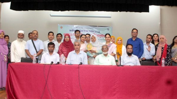 স্মার্ট বাংলাদেশ গড়তে শিক্ষার্থীদের উন্নত শিক্ষার মাধ্যমে স্মার্ট হতে হবে : মো. জালাল উদ্দিন