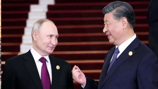 ভ্লাদিমির পুতিন ফের প্রেসিডেন্ট হয়ে, বিদেশ সফরে চীন প্রেসিডেন্ট শি জিনপিং বেইজিংয়ে সাথে সাক্ষাত