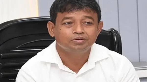 হারুন ও তার স্ত্রীর বিদেশ যাত্রায় নিষেধাজ্ঞা