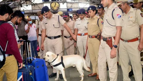 পূজায় মুম্বাইয়ে জঙ্গি হামলার আশঙ্কা, সতর্কতা জারি