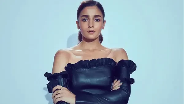 কড়া জবাব আলিয়ার স্টুডেন্ট অফ দ্য ইয়ার’