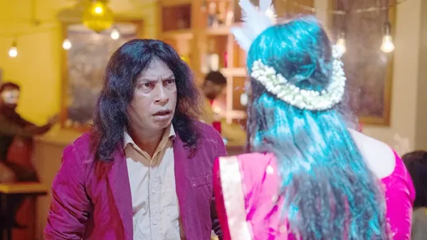 নানারূপে ফিরেছেন মোশাররফ