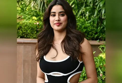 মায়ের স্মৃতিকে সম্বল করেই বলিউডে  জাহ্নবী