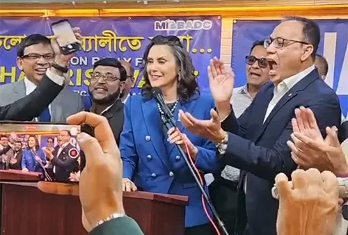 অস্তিত্বের প্রশ্নে কমালাকে নির্বাচিত করুন