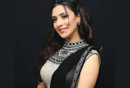 মুখ খুললেন মীম