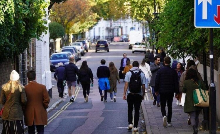 পূর্ব লন্ডনের বাসিন্দারা এলটিএন (লো-ট্রাফিক নেবারহুড) রক্ষার লড়াইয়ে ঐতিহাসিক জয় পেলেন