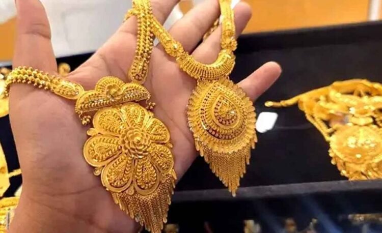 দেশে স্বর্ণের দাম কমল, ২২ ক্যারেটের এক ভরি ২ লাখ ৪৯ হাজার টাকায়