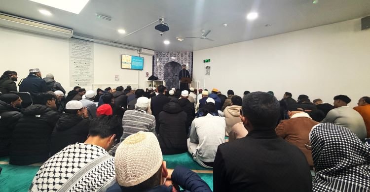 যুক্তরাজ্যে উৎসাহ-উদ্দীপনার মধ্য দিয়ে ঈদুল ফিতর পালিত