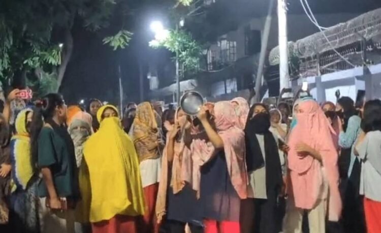 মধ্যরাতে যে কারণে উত্তাল ইডেন কলেজ