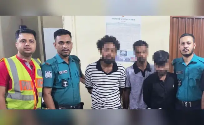 লাক্কাতুড়া চা বাগান থেকে যে কারণে ৩ জনকে ধরলো পুলিশ
