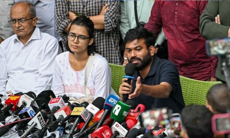 বাংলাদেশ পথ দেখিয়েছে মক্তব্য, নেহাকে নিয়ে ক্ষুব্ধ বিজেপি