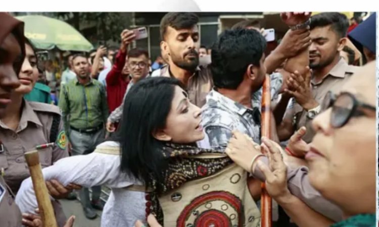 বাউল গানে বাধার প্রতিবাদে মানববন্ধনে পুলিশি বাধা