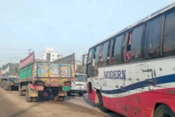 ৮ হাজার ২৫০ টন চিটাগুড় নিয়ে মোংলা বন্দরে ভিড়েছে এমভি হাই-হং