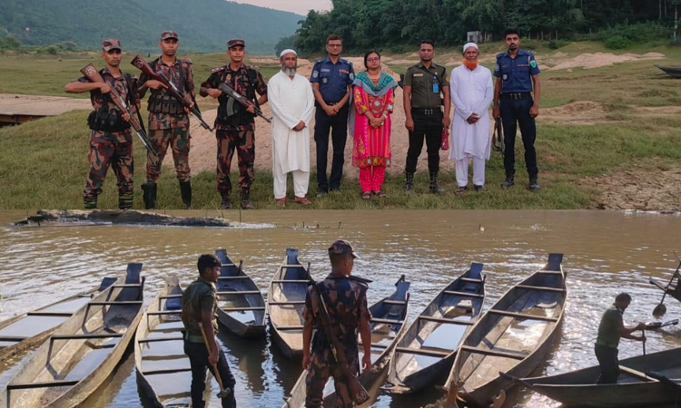 জৈন্তাপুরে টাস্কফোর্সের অভিযান, রাংপানি নদীতে ধ্বংস ৭৩ বার্কি নৌকা, মূল্য প্রায় ৭৫ লাখ টাকা
