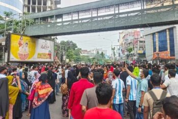 মিরপুরে আবারো পোশাক শ্রমিকদের সড়ক অবরোধ