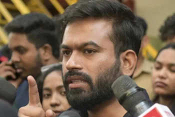 পতাকা ইস্যুতে কাল ককরোচ পার্টির বিক্ষোভ