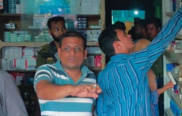 কানাইঘাটে ফার্মেসিতে মোবাইল কোর্ট