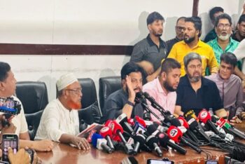 প্রেসক্লাবে এসে পদত্যাগের ঘোষণা দিলেন ইশরাক হোসেন