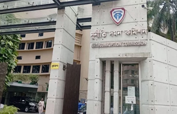 ভল্টের টাকা আত্মসাৎ: ব্যাংক কর্মকর্তাসহ দুজনের বিরুদ্ধে দুদকের মামলা