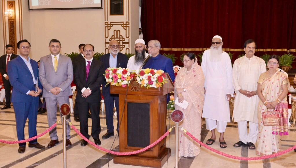 বিজয়া দশমী উপলক্ষে বঙ্গভবনে রাষ্ট্রপতির শুভেচ্ছা বিনিময়