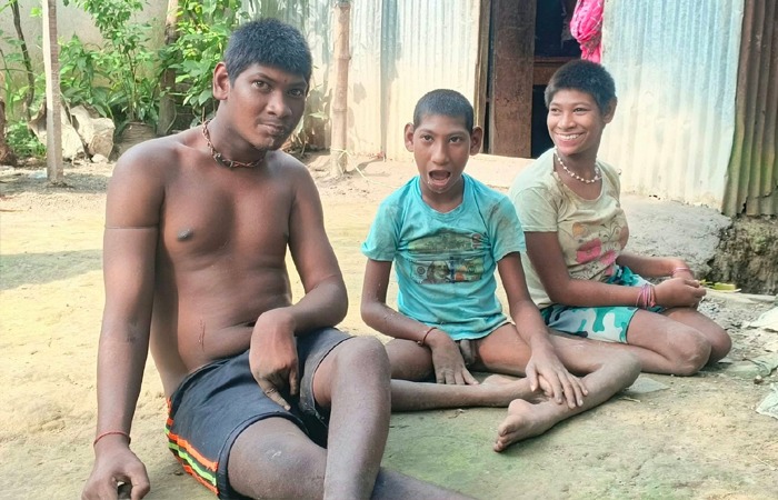 শাল্লায় পরিবারে তিন প্রতিবন্ধীকে কষ্টে জীবনযাপন: পিতামাতা