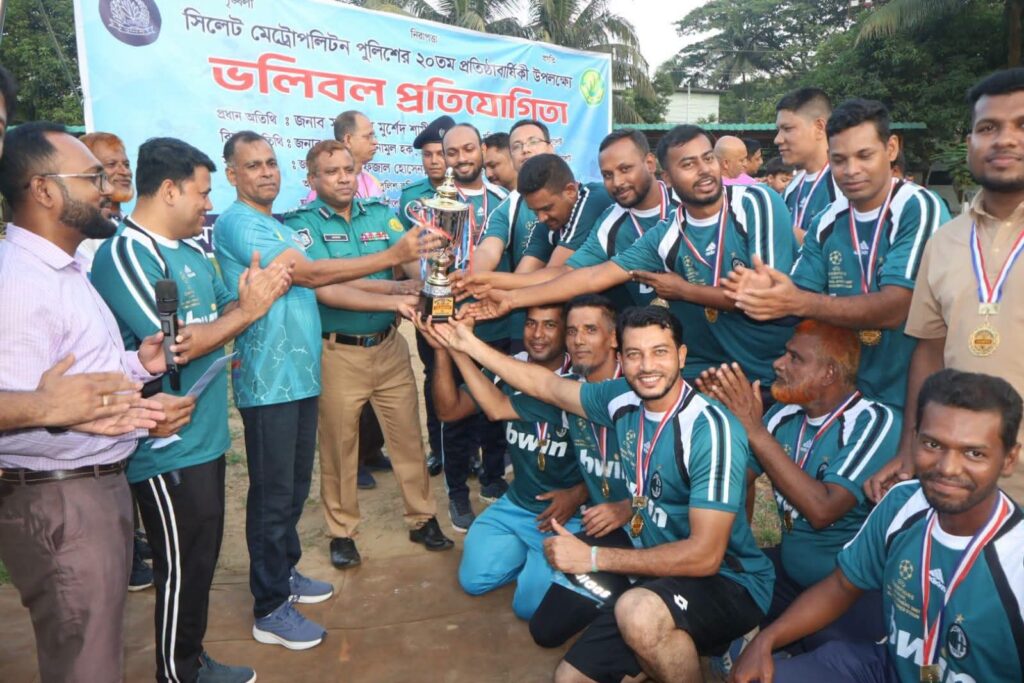 এসএমপির ভলিবল ফাইনালে যৌথ দলের জয়