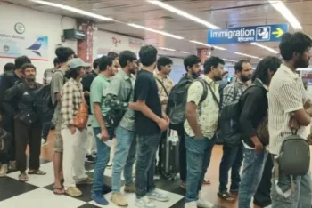 কম্বোডিয়ার বন্দিদশা থেকে দেশে ফিরলেন ৩০ বাংলাদেশি