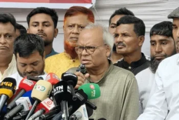 পিস্তল হাতে প্রতিমন্ত্রী ইশরাক, ত্রাসের রাজত্বের ইঙ্গিত বলছে জামায়াত